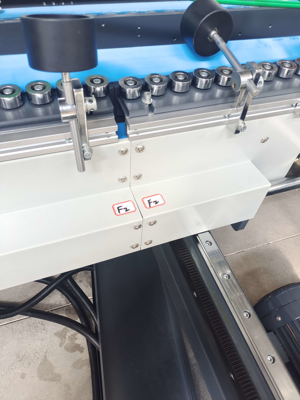 용질 접착제 물결 모양 상자 폴더 Gluer 420mm-1900mm 폴더 풀칠 기계