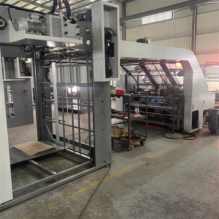 최첨단 피더 고속 플루트 라미네이터 라미네이팅 두께 범위 1~10mm 옵션 후방 피더 성능 제공